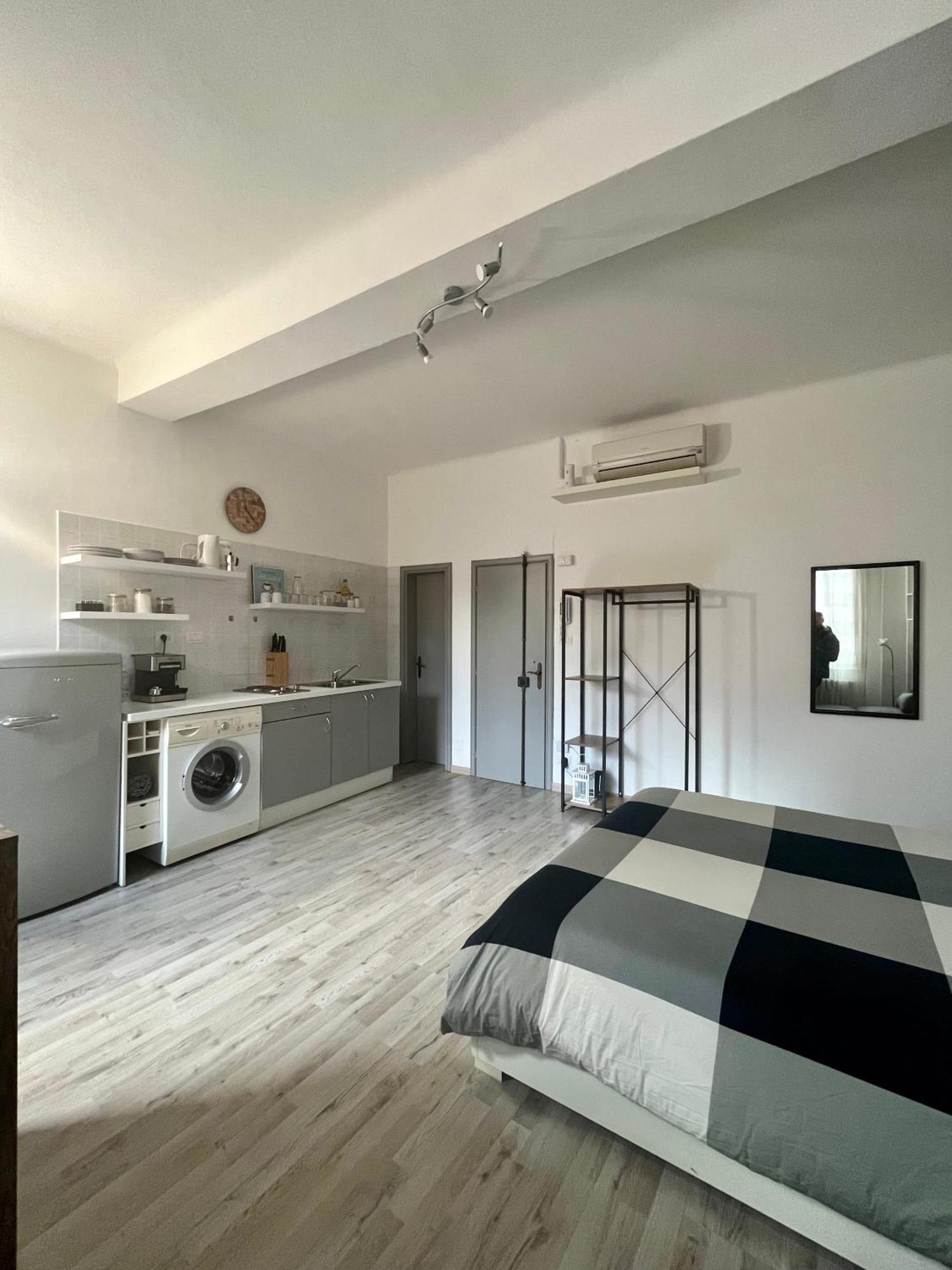 Home 2 Torri Болоня Екстериор снимка
