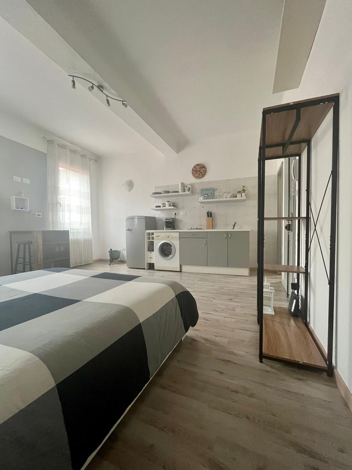 Home 2 Torri Болоня Екстериор снимка